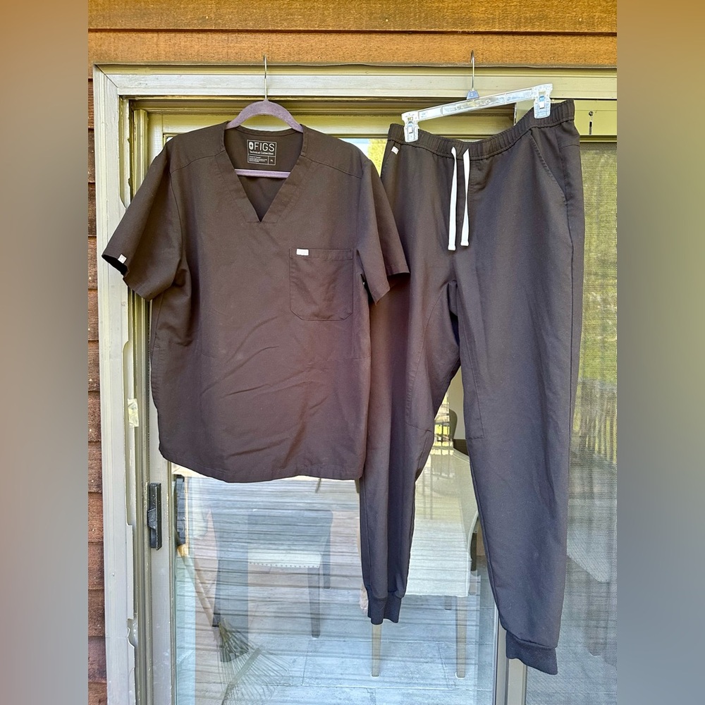 Men’s FIGS Technical Collection Black Set- Size XL and XL/T